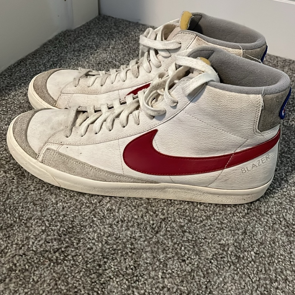 Men’s Nike shoes size 14